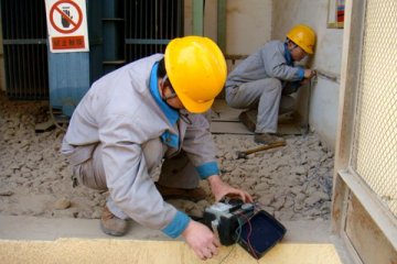 簡述協(xié)調(diào)配合浪涌保護器系統(tǒng)設(shè)計步驟以及利用隔離界面進行防護和基于布線和