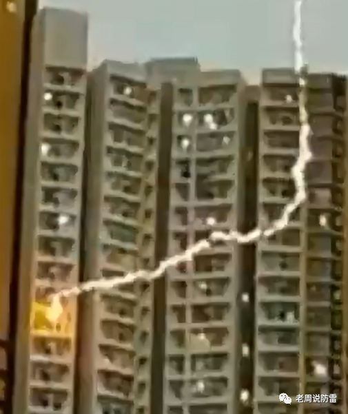 香港屯門(mén)某大廈遭受側(cè)擊雷事件的理論分析